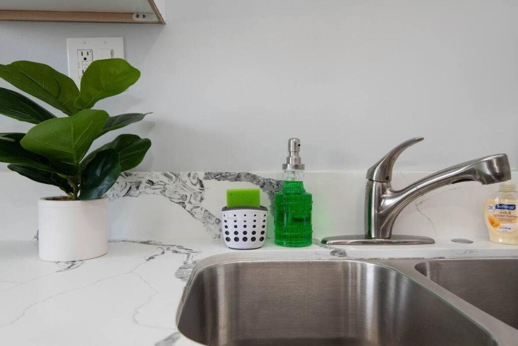 Apartamento Chic Getaway Cozy Comfortable And Convenient With Two Bedrooms Los Angeles